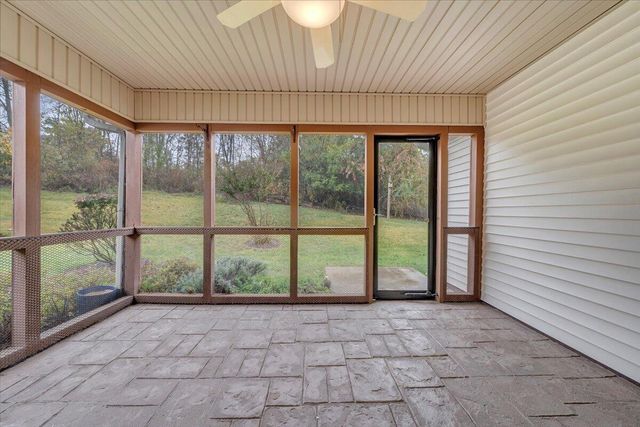 4558 Colonial Place DR, Roanoke, VA 24018