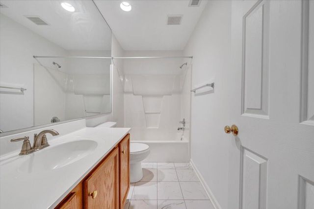 4558 Colonial Place DR, Roanoke, VA 24018