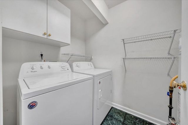 4558 Colonial Place DR, Roanoke, VA 24018