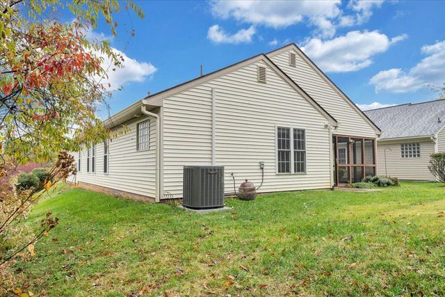 4558 Colonial Place DR, Roanoke, VA 24018