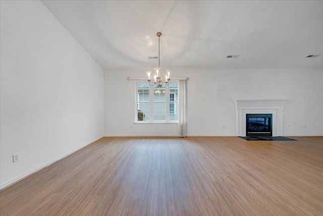 4558 Colonial Place DR, Roanoke, VA 24018