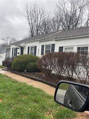 8920 Rose Lane, Raytown, MO 64133