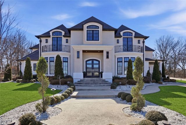 17930 E Falcon Pass, Owasso, OK 74055