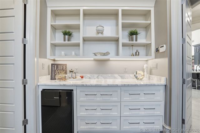 17930 E Falcon Pass, Owasso, OK 74055