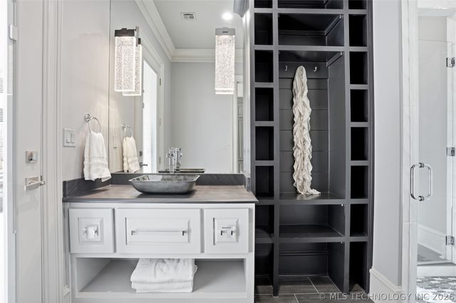 17930 E Falcon Pass, Owasso, OK 74055