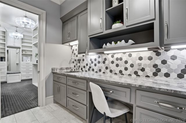 17930 E Falcon Pass, Owasso, OK 74055