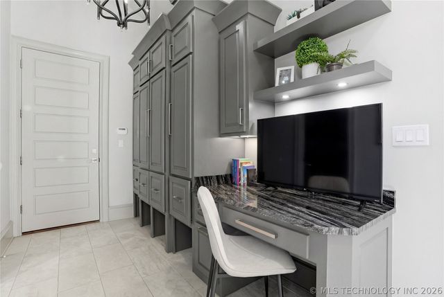 17930 E Falcon Pass, Owasso, OK 74055