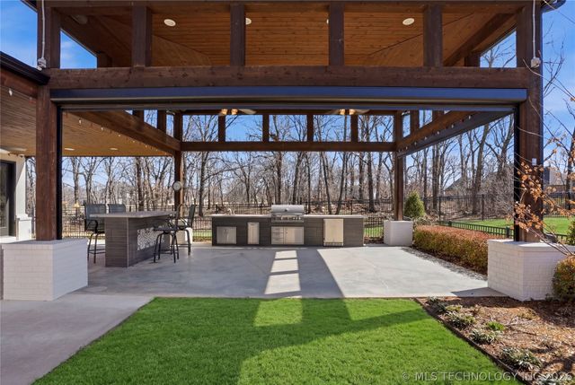 17930 E Falcon Pass, Owasso, OK 74055