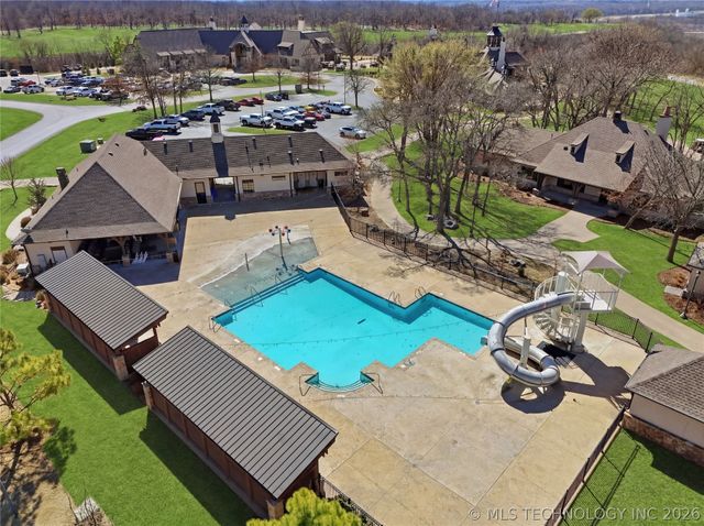 17930 E Falcon Pass, Owasso, OK 74055