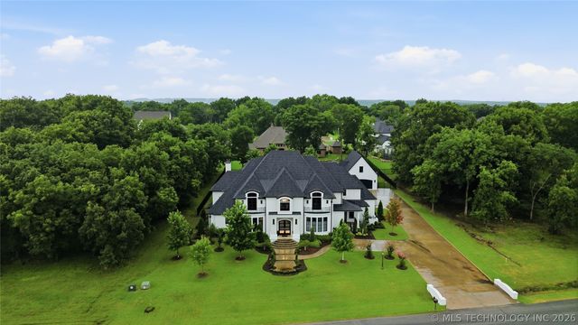 17930 E Falcon Pass, Owasso, OK 74055