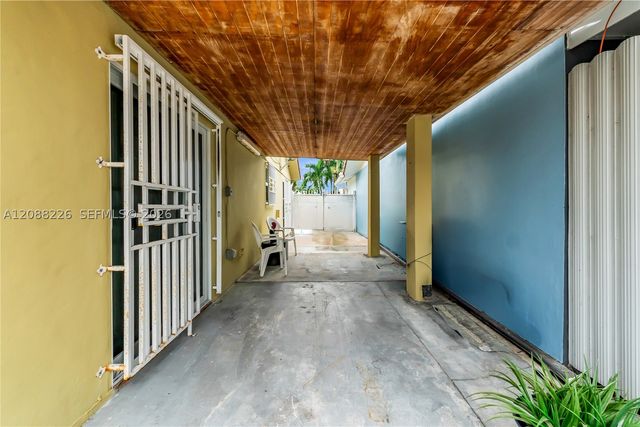 13761 SW 21st Ter, Miami, FL 33175
