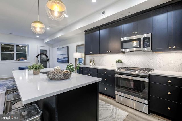 426 MANOR PL NW #A, Washington, DC 20010