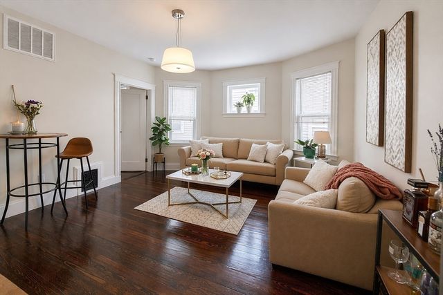 9 Hallam St. 3, Boston, MA 02125