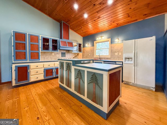 33 McNabb Lane, Clarkesville, GA 30523