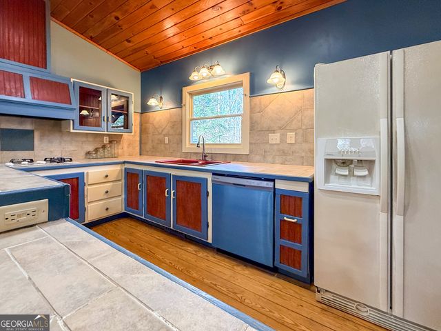 33 McNabb Lane, Clarkesville, GA 30523