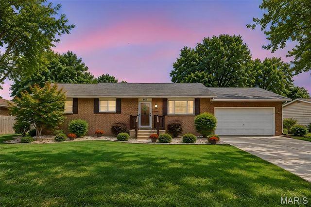 829 Albers Lane, Bethalto, IL 62010