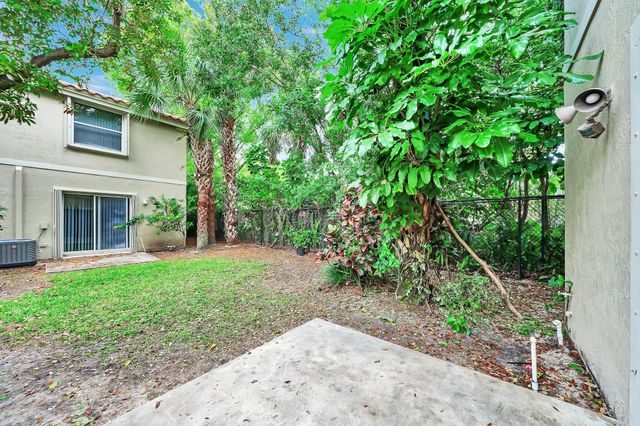 982 Summit Lake Drive, West Palm Beach, FL 33406