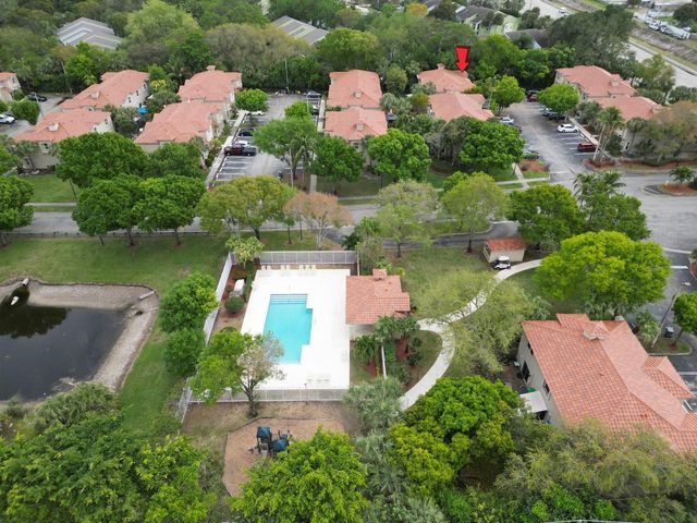 982 Summit Lake Drive, West Palm Beach, FL 33406