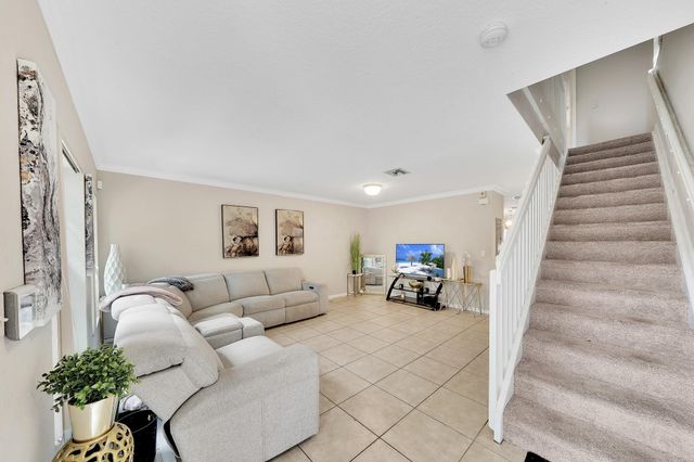 982 Summit Lake Drive, West Palm Beach, FL 33406