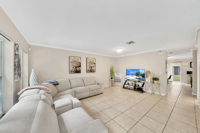 982 Summit Lake Drive, West Palm Beach, FL 33406