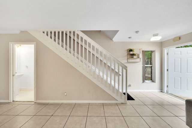 982 Summit Lake Drive, West Palm Beach, FL 33406