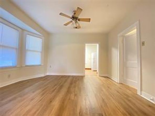 5202 Avenue O Up, Galveston, TX 77551