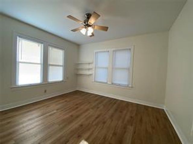5202 Avenue O Up, Galveston, TX 77551