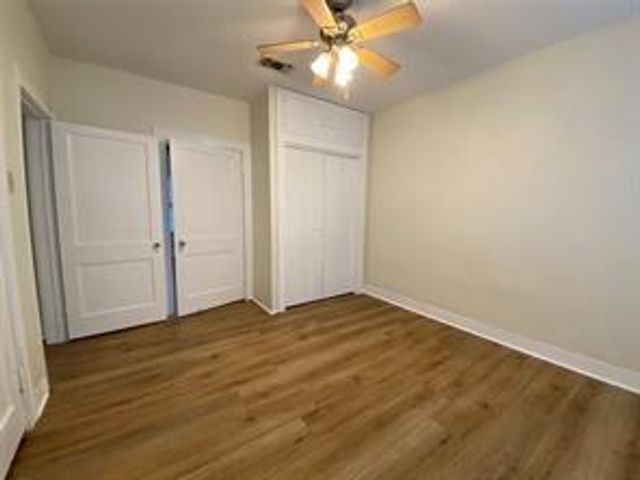 5202 Avenue O Up, Galveston, TX 77551