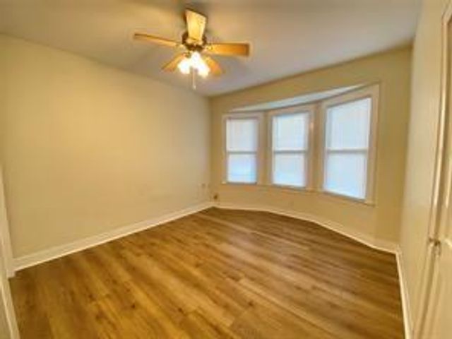 5202 Avenue O Up, Galveston, TX 77551