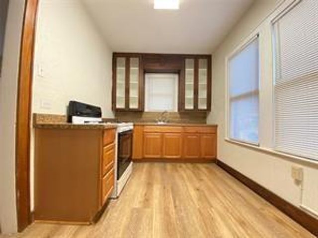 5202 Avenue O Up, Galveston, TX 77551