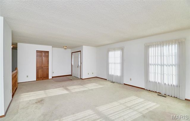 103 Meadow Ridge Drive, Troy, MO 63379