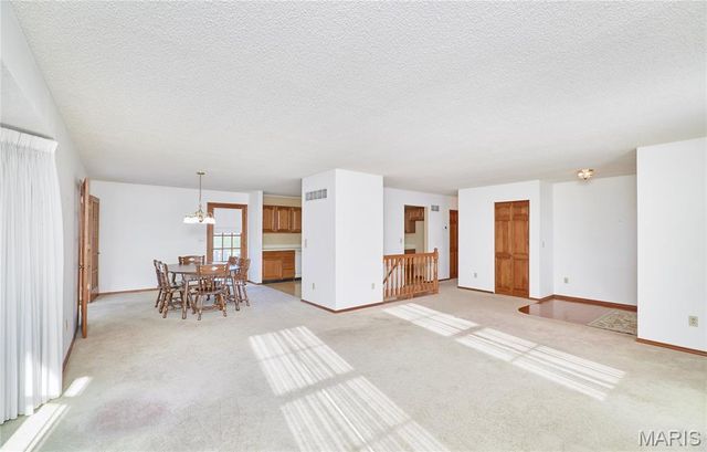 103 Meadow Ridge Drive, Troy, MO 63379