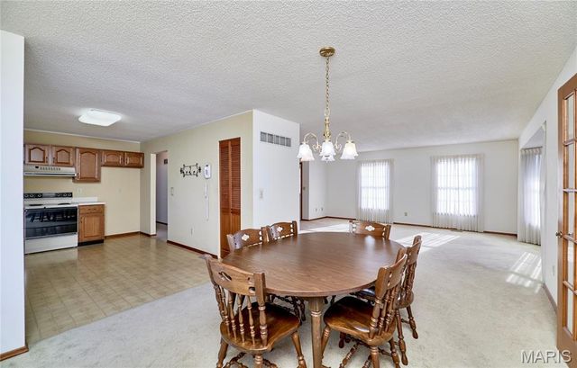 103 Meadow Ridge Drive, Troy, MO 63379
