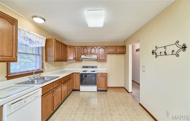 103 Meadow Ridge Drive, Troy, MO 63379