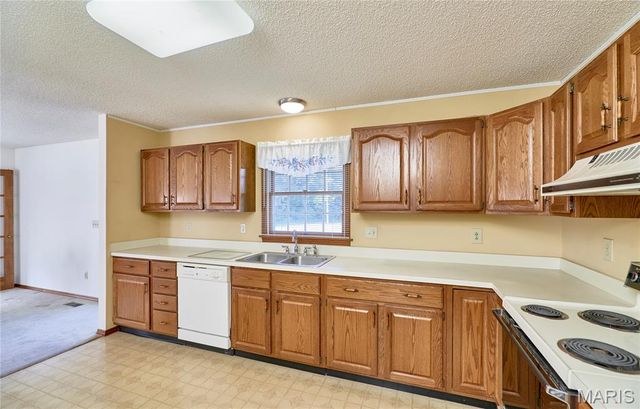 103 Meadow Ridge Drive, Troy, MO 63379