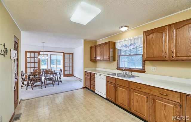 103 Meadow Ridge Drive, Troy, MO 63379