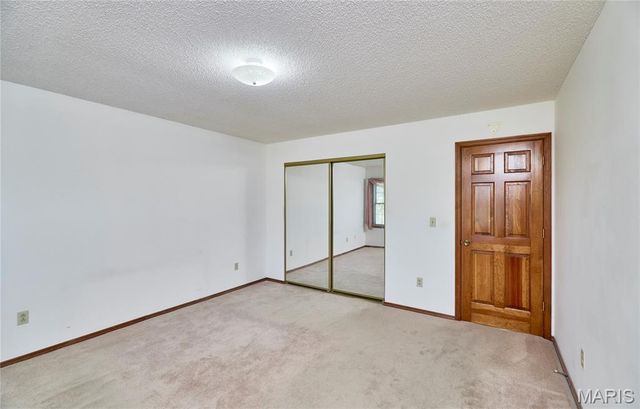 103 Meadow Ridge Drive, Troy, MO 63379