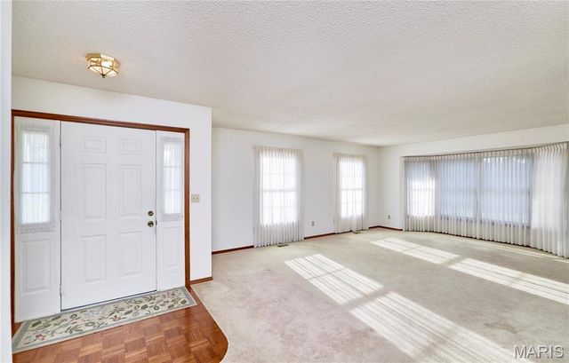 103 Meadow Ridge Drive, Troy, MO 63379