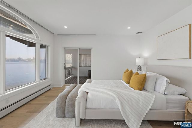 27 Shore Road, Edgewater, NJ 07020