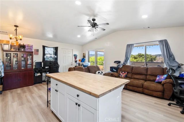 9755 Las Lomas, Atascadero, CA 93422