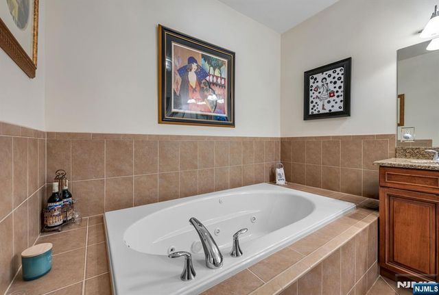 2310 Rio Vista Lane 2310, Northvale, NJ 07647