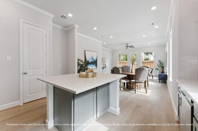 1530 W 34th Street, Houston, TX 77018