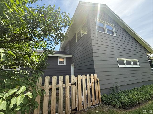 223 Goodrich Ave, Syracuse, NY 13210