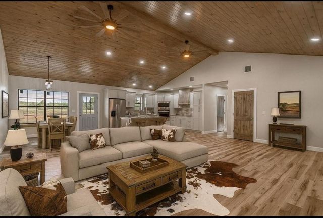 5056 Road Fm 358, Groveton, TX 75845