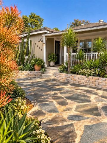 6254 Agnes Avenue, North Hollywood, CA 91606