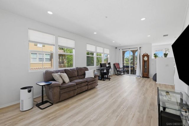 10161 Daybreak 6, Santee, CA 92071