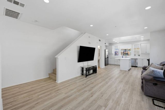 10161 Daybreak 6, Santee, CA 92071