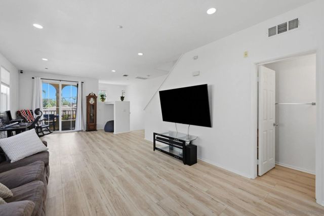 10161 Daybreak 6, Santee, CA 92071