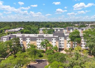 150 LAKE Boulevard 125, Buffalo Grove, IL 60089