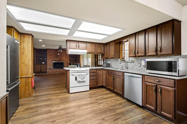 1701 S Lillis Lane, Denison, TX 75020